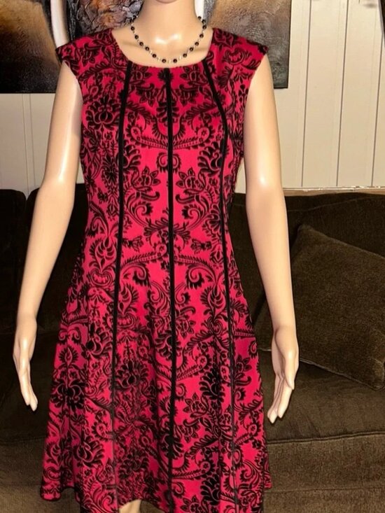 Roz & Ali Dresses & Skirts - Roz & Ali Red Midi Dress w/Black Velvet Damask Flocking (Size 24)